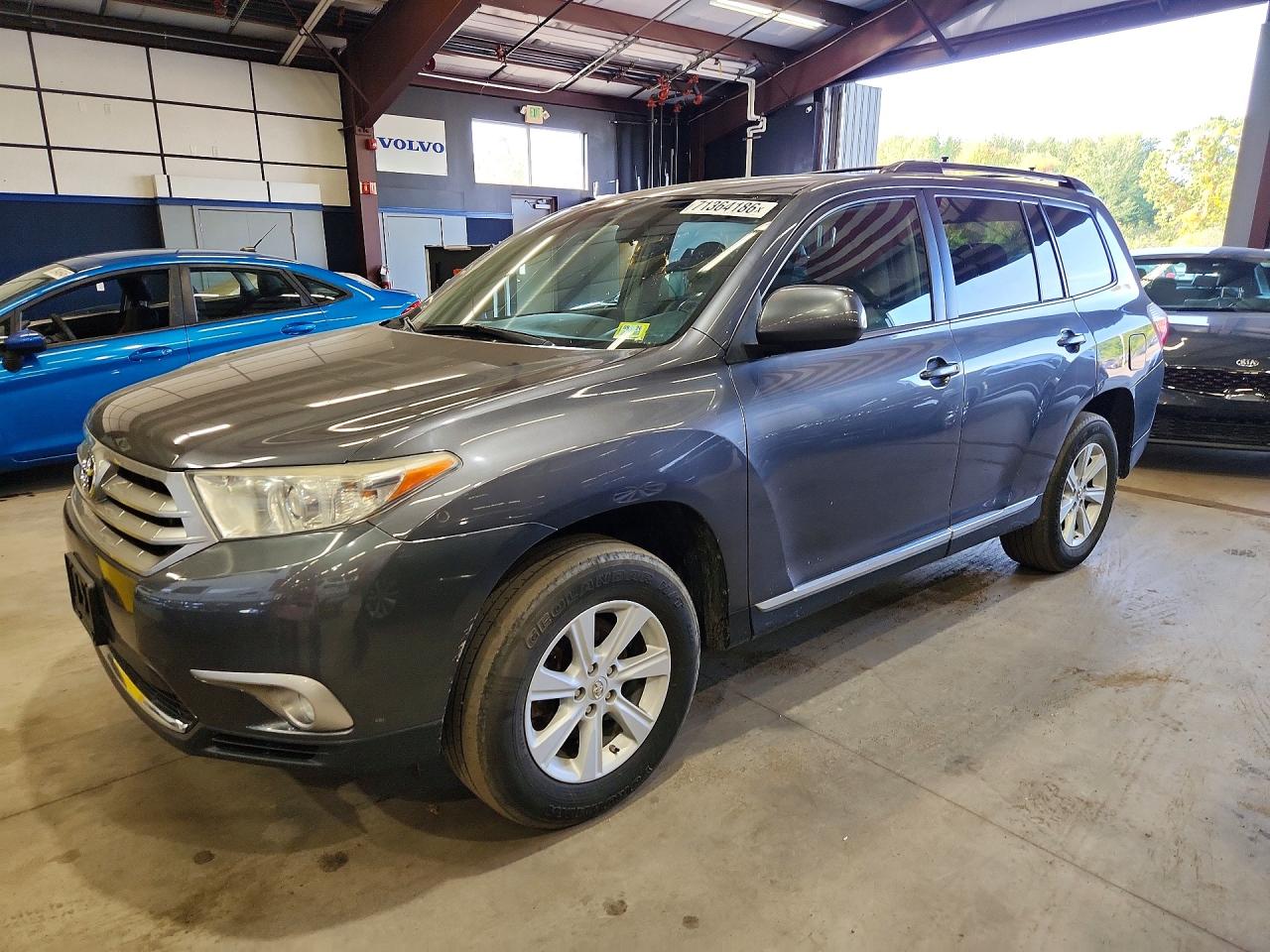 2013 TOYOTA HIGHLANDER PLUS photo 1